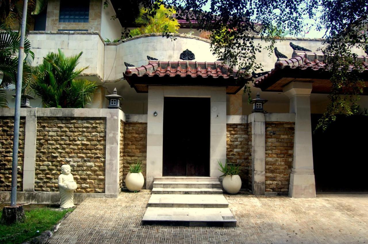 Villa Tentram Puri Gading Jimbaran  Exterior photo